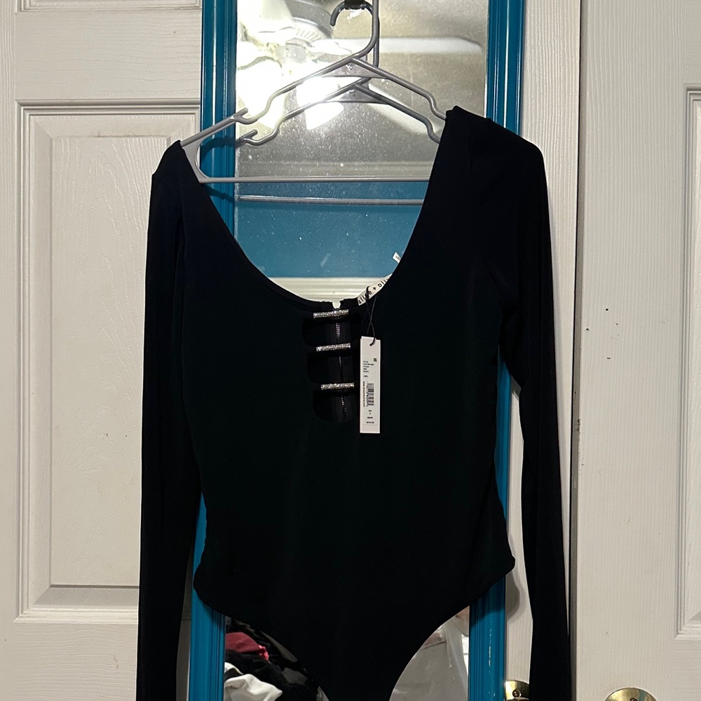 NWT Alice + Olivia Black Bodysuit with Silver Accents. Size Large